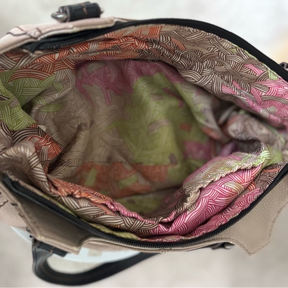 The Sak Kendra Pebbled Leather Hobo Shoulder Bag in Light Beige with Black Trim - Picture 7 of 13